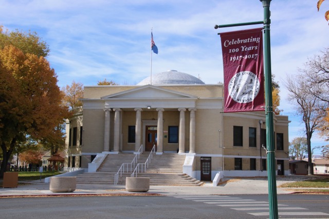 Outdoor photo of the Pershing County Courthouse